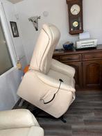 Te koop relax en sta op stoelen en n 2 zits bank, Huis en Inrichting, Fauteuils, Kunststof, Minder dan 75 cm, Ophalen of Verzenden