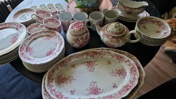 Valeria rood Villeroy en Boch servies roze beschikbaar voor biedingen