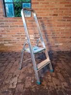 Goede 2 treeds huishoudtrap, keukentrap, verftrap!, Doe-het-zelf en Verbouw, Ladders en Trappen, Gebruikt, Trap, Ophalen of Verzenden