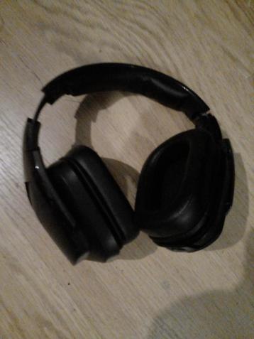 G735 koptelefoon beschikbaar voor biedingen