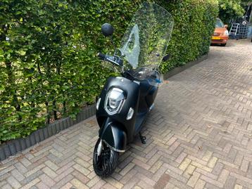 Sunra crystal elektrische scooter beschikbaar voor biedingen