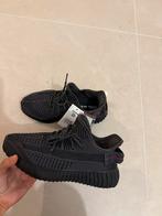 Yeezy Zwart - helemaal nieuw, Kleding | Heren, Schoenen, Ophalen of Verzenden, Zo goed als nieuw, Zwart, Sneakers of Gympen