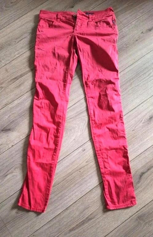 Armani Jeans skinny | Maat 28 | Katoen met stretch, Kleding | Dames, Broeken en Pantalons, Zo goed als nieuw, Maat 36 (S), Rood