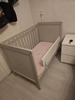 Grijs babybedje - gebruikt, maar goed!, Ophalen, Gebruikt, Ledikant