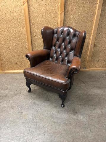 Vintage chesterfield Klassieke lederen fauteuil beschikbaar voor biedingen