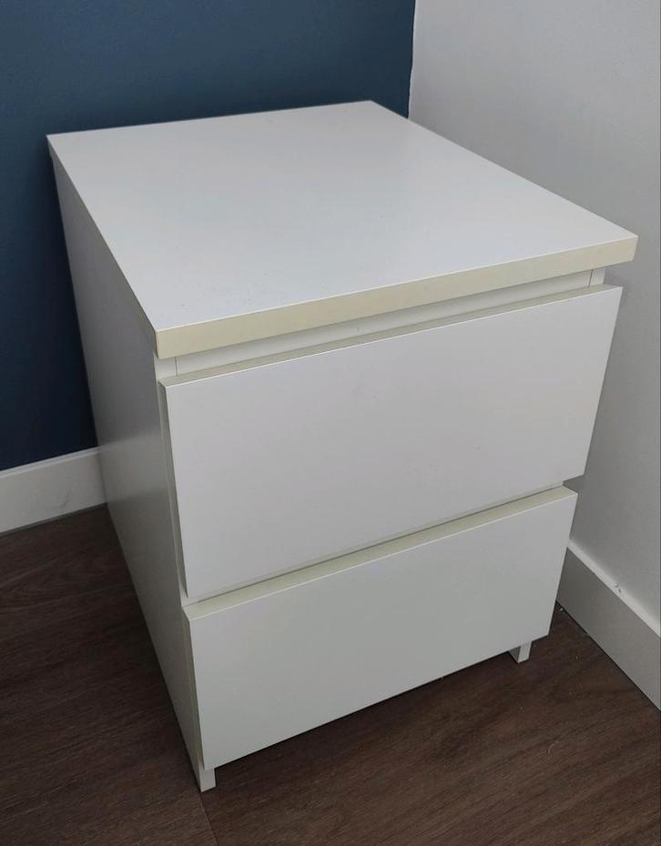 2 witte Malm nachtkastjes (Ikea), Huis en Inrichting, Kasten | Ladekasten, Gebruikt, Minder dan 100 cm, Minder dan 50 cm, 25 tot 50 cm