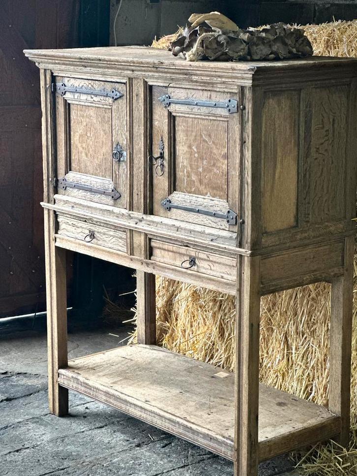 *Antiek boeren buffet kast massief vergrijst eiken*, Huis en Inrichting, Kasten | Dressoirs, Zo goed als nieuw, 25 tot 50 cm, Ophalen