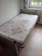 Gratis eenpersoonsbed met matras – zelf ophalen (Zaandam), Huis en Inrichting, Ophalen, 90 cm, Eenpersoons, Zo goed als nieuw
