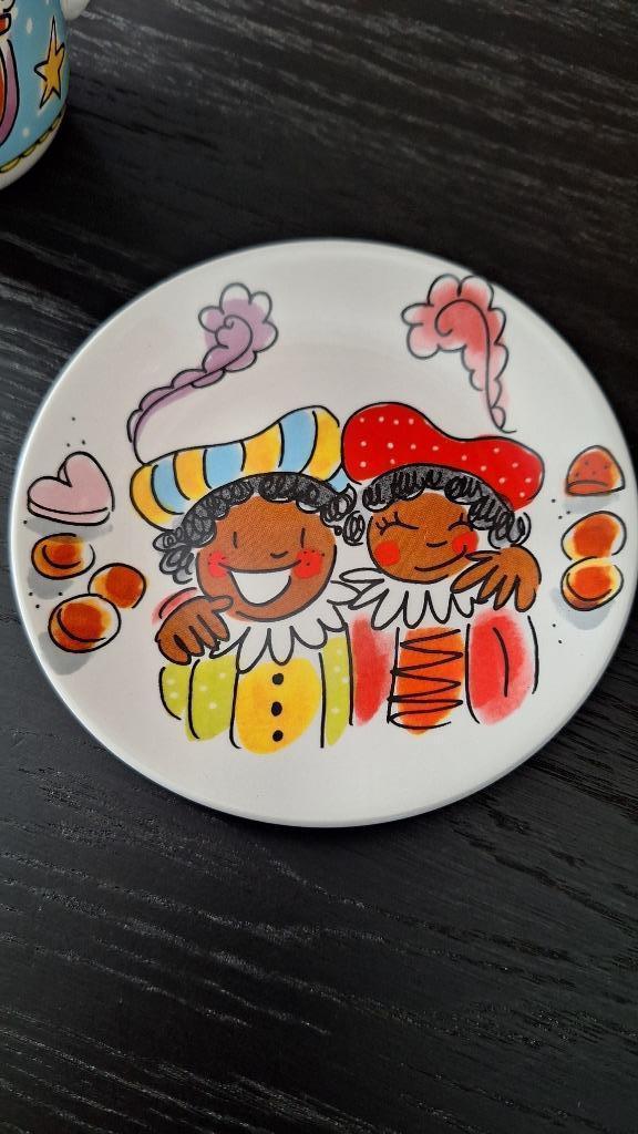 Blond petit four sinterklaas (en mok), Huis en Inrichting, Keuken | Servies, Zo goed als nieuw, Bord(en), Blond Amsterdam, Aardewerk