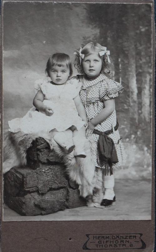Carte de Visite B4 - Twee leuke meisjes, Verzamelen, Foto's en Prenten, Gebruikt, Foto, Kind, Voor 1940, Verzenden