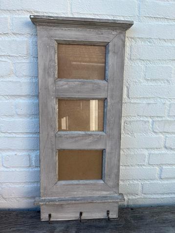 Multifunctionele fotolijst en kapstok hout | gray wash beschikbaar voor biedingen