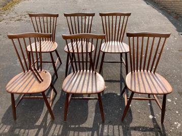 6 pastoe spijlen stoelen vintage Nesto 1962 beschikbaar voor biedingen
