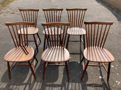 6 pastoe spijlen stoelen vintage Nesto 1962, Huis en Inrichting, Stoelen, Gebruikt, Vijf, Zes of meer stoelen, Hout, Bruin, Ophalen