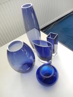 5 verschillende blauwe vazen, Minder dan 50 cm, Glas, Blauw, Zo goed als nieuw