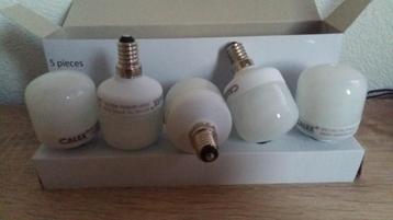 Doos met 5 energie zuinige lampen E14, 290lm, 7W beschikbaar voor biedingen