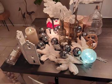 Set kerstdecoratie.  Alles samen 1 prijs.  € 12,50 beschikbaar voor biedingen