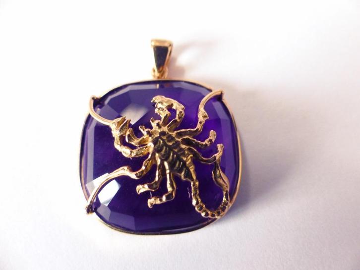 Prachtige 18 Kt Goud Hanger met Facet Amethist - Schorpioen, Sieraden, Tassen en Uiterlijk, Antieke sieraden, Hanger, Goud, Met edelsteen