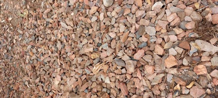 GRATIS AF TE HALEN - rood / terracotta grind, Tuin en Terras, Grind, Keien en Split, Gebruikt, Ophalen