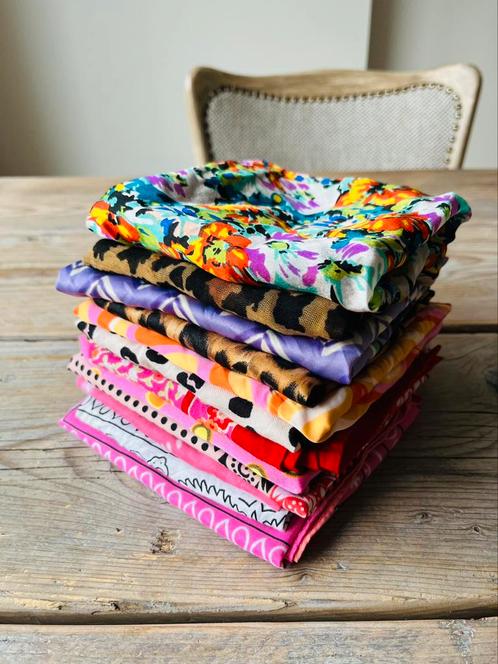 12x vintage sjaal / bandana/ haarband anna nina / stieglitz, Kleding | Dames, Mutsen, Sjaals en Handschoenen, Zo goed als nieuw