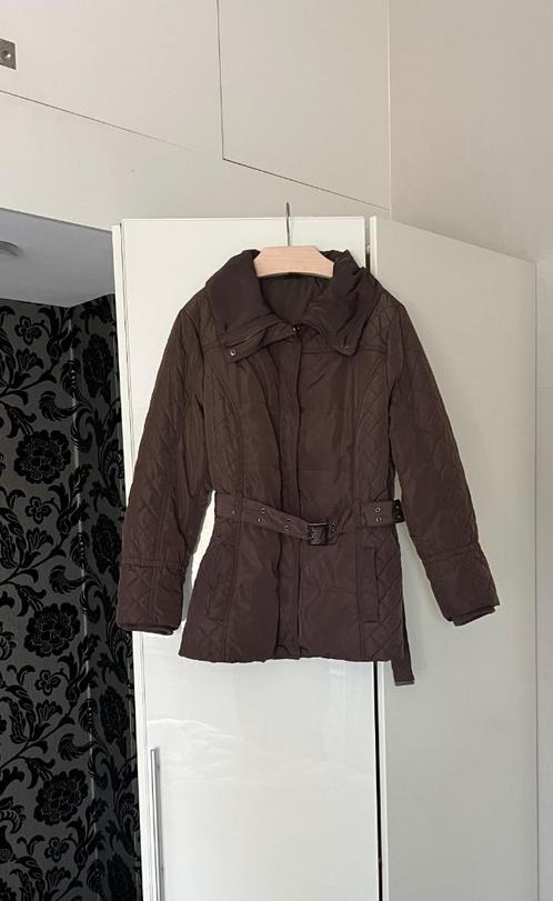 ZGAN: Bruin gewatteerd tussen jasje van M&S; mt XL, Kleding | Dames, Jassen | Winter, Zo goed als nieuw, Maat 46/48 (XL) of groter