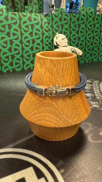 BUDDHA TO BUDDHA ARMBAND TYPE DENISE CORD STERK & PO € 99,95 beschikbaar voor biedingen