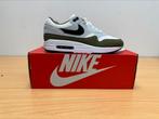 Nike Air Max 1 Medium Olive 42,5 42.5 Nieuw, Wit, Nike, Nieuw, Ophalen of Verzenden