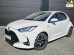 Toyota Yaris 1.5 Hybrid Launch Edition | Full option |, Gebruikt, Zwart, 450 kg, Bedrijf
