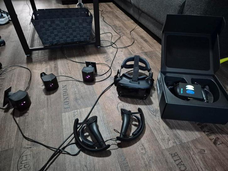Valve Index VR Set met extra Controllers en tundra trackers, Spelcomputers en Games, Virtual Reality, Zo goed als nieuw, Overige platformen