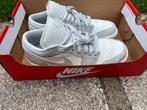 Air Jordan 1 Low WMNS 'Light Grey', Nike Air Jordan, Ophalen of Verzenden, Grijs, Sneakers of Gympen
