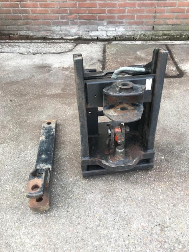 Valtra Valmet onderdelen gewichten,trekhaken, hydro ventiel, Zakelijke goederen, Agrarisch | Onderdelen | Banden, Velgen en Assen