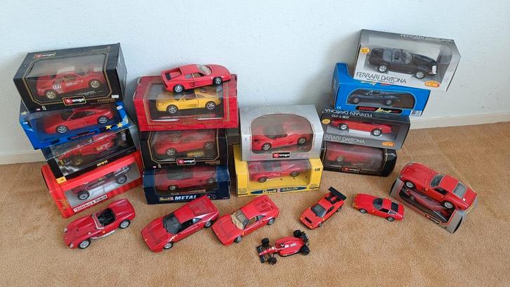 Ferrari modelautos hoofdzakelijk schaal 1:18, Hobby en Vrije tijd, Modelauto's | 1:18, Gebruikt, Overige merken, Ophalen