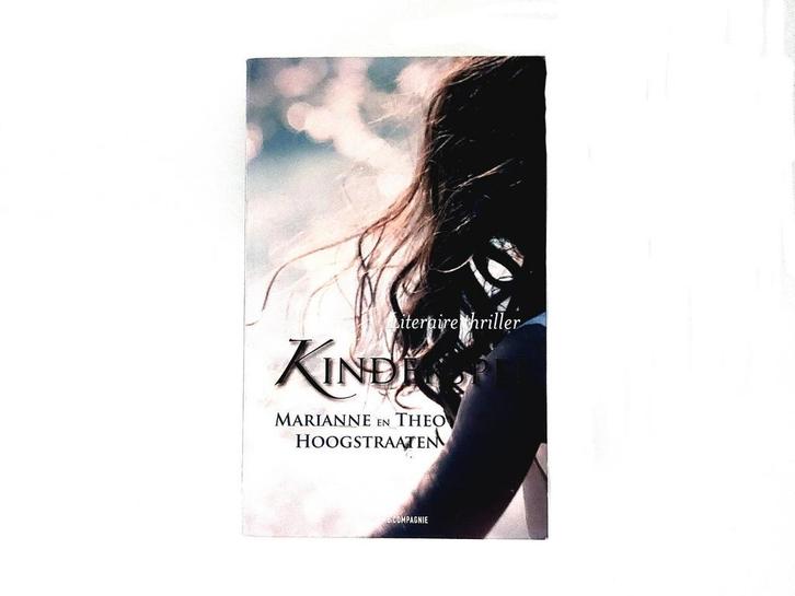 Marianne & Theo Hoogstraaten - Kinderspel, Boeken, Thrillers, Zo goed als nieuw, Ophalen of Verzenden