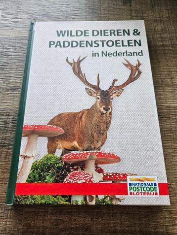 Wilde dieren en paddenstoelen boek beschikbaar voor biedingen
