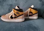 Nike Air Jordan 1 Mid Particle Beige, Beige, Zo goed als nieuw, Ophalen