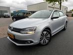 Volkswagen Jetta 1.2 TSI Comfortline CLIMA/CRUISE/NAVI/PDC!, Auto's, Voorwielaandrijving, Euro 5, Stof, Gebruikt
