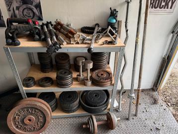 Grote partij gym spullen - gewichten, stangen! beschikbaar voor biedingen