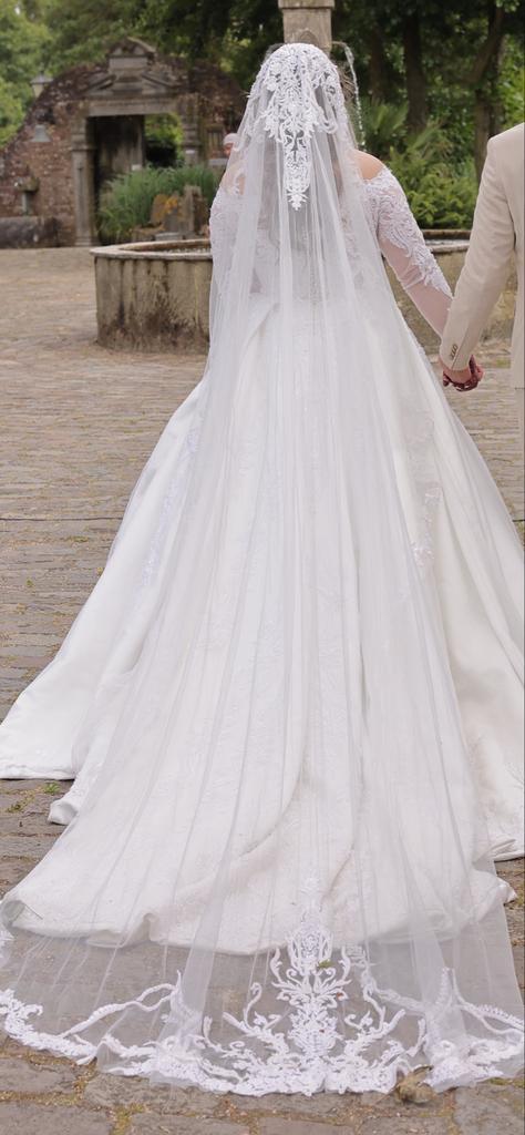 Trouwjurk maat 38-42 incl. sluier en hoepel, Kleding | Dames, Trouwkleding en Trouwaccessoires, Gedragen, Trouwjurk, Wit, Ophalen of Verzenden