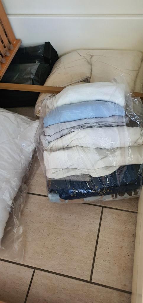 1 persoons dekbedden met dekbedovertrekken en hoeslakens, Huis en Inrichting, Slaapkamer | Beddengoed, Zo goed als nieuw, Dekbedovertrek