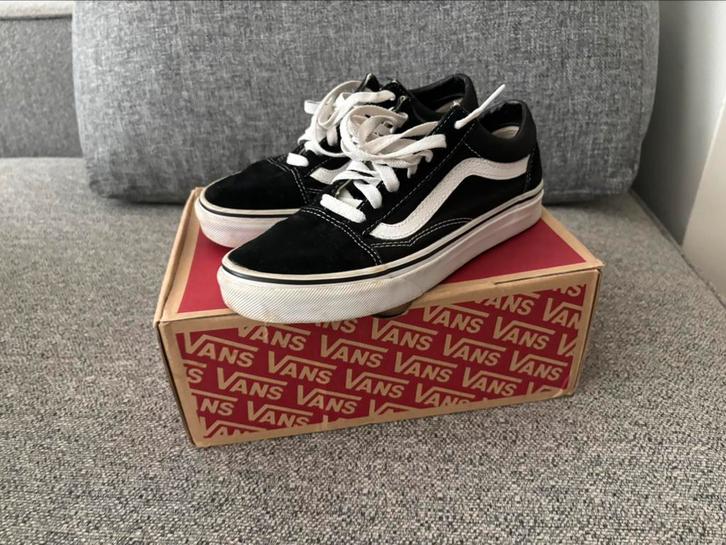 Vans zwarte suede sneakers, zwarte gympen maat 36,5, Kinderen en Baby's, Kinderkleding | Schoenen en Sokken, Zo goed als nieuw