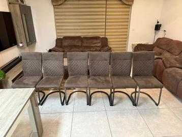 Meubels tafels, stoelen, banken, tv kasten ALLES moet weg! beschikbaar voor biedingen