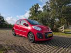 Citroën C1 1.0i 68PK 5D 2012 Rood, Auto's, Voorwielaandrijving, Stof, Zwart, Elektrische ramen