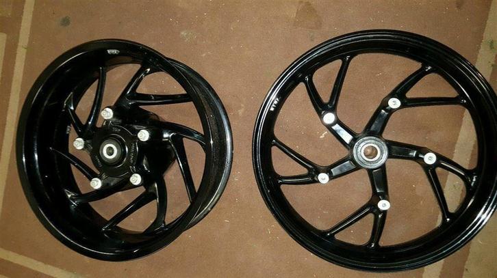 BMW 7 F800R wielen in het zwart zonder schijven etc., Motoren, Onderdelen | BMW, Gebruikt, Ophalen of Verzenden