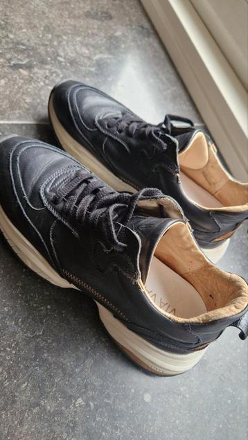 Via vai zwarte sneakers witte zool mt 39 beschikbaar voor biedingen