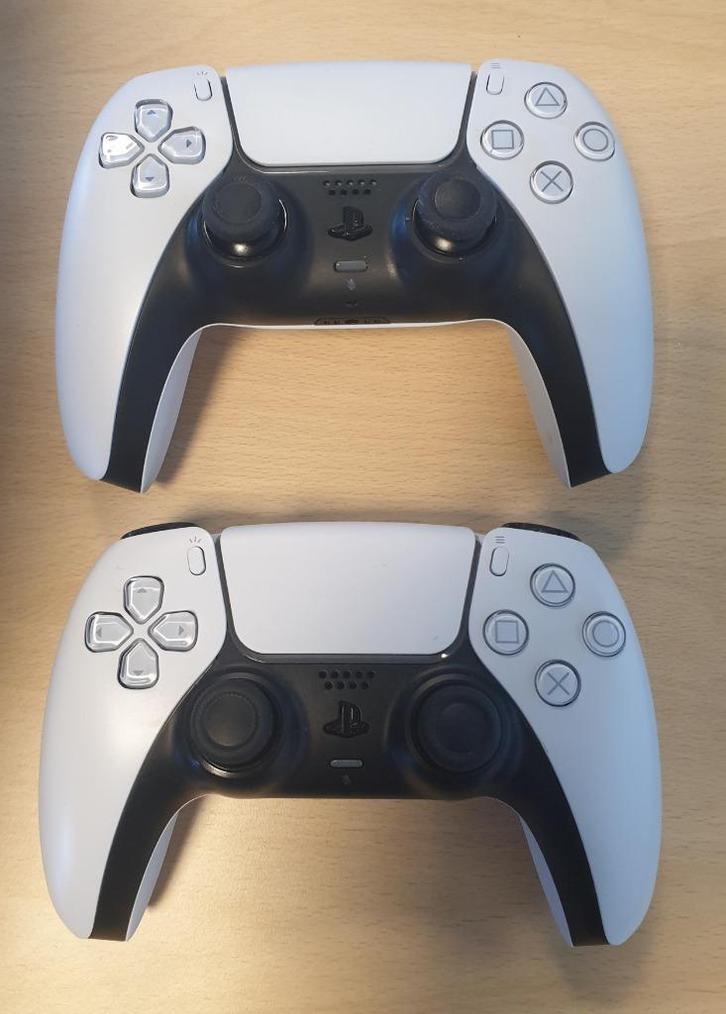 2 PS5 DualSense Controllers, Spelcomputers en Games, Spelcomputers | Sony PlayStation Consoles | Accessoires, Zo goed als nieuw