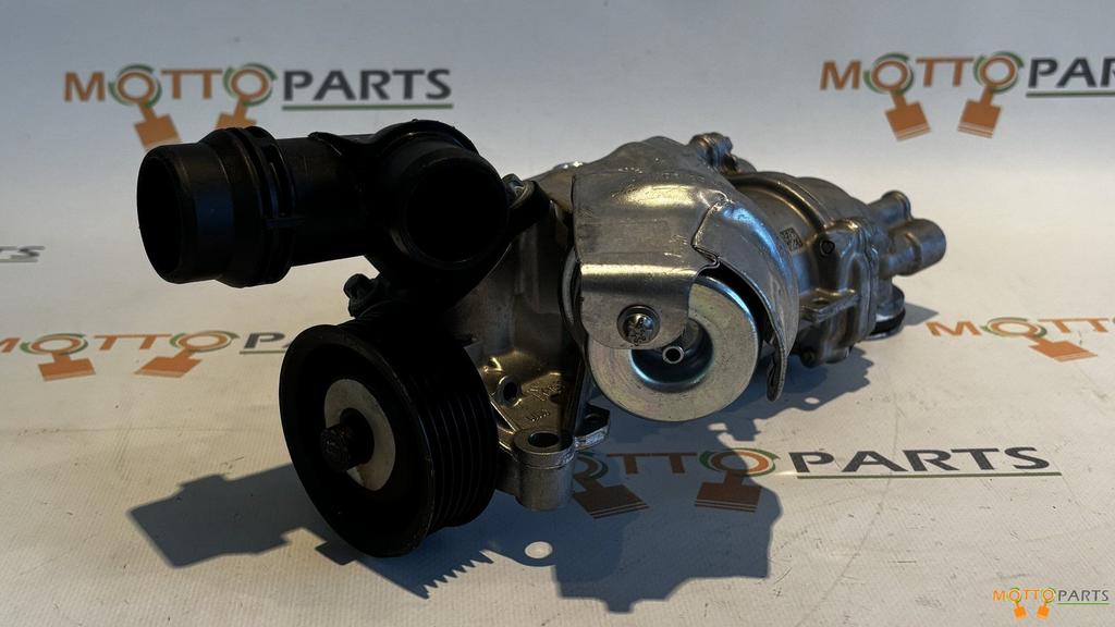 Mercedes C E SLK SLC Klasse M274 motor waterpomp A2742000601, Ophalen of Verzenden, Gebruikt