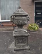 Ramskop vaas op sokkel, Ophalen, Rond, Nieuw, Beton