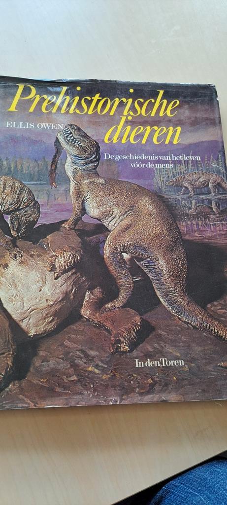 Prehistorische dieren - Hardcover, Boeken, Dieren en Huisdieren, Zo goed als nieuw, Overige diersoorten, Ophalen of Verzenden