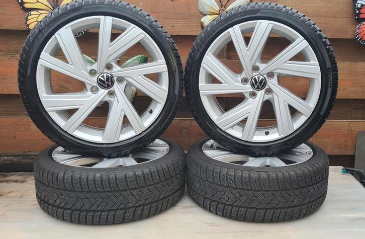 18 inch 5x112 bergamo met pirelli winterbanden 225/40/18, Auto-onderdelen, Banden en Velgen, Banden en Velgen, Winterbanden, 18 inch