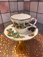 Queens Estd.1875,fine bone China kerst kop en schotel,antiek, Verzamelen, Porselein, Kristal en Bestek, Ophalen of Verzenden, Zo goed als nieuw