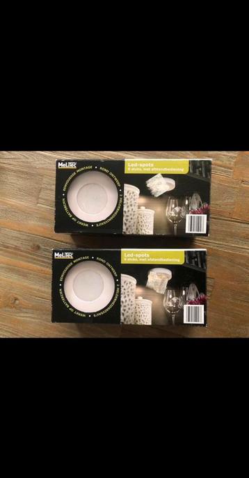 2 x Led spots 6 stuks met afstandsbediening beschikbaar voor biedingen